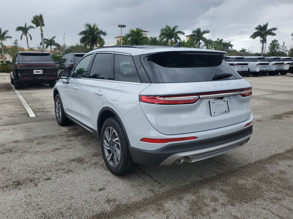 2026 Lincoln Corsair Premiere photo 2