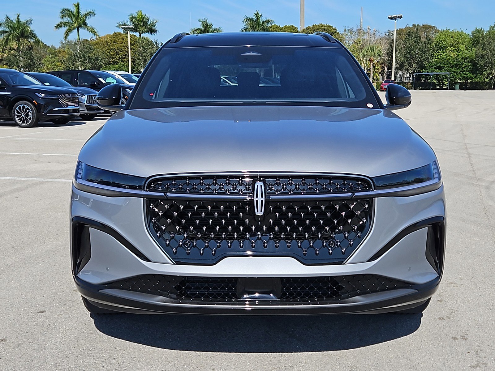 2025 Lincoln Nautilus Reserve photo 2