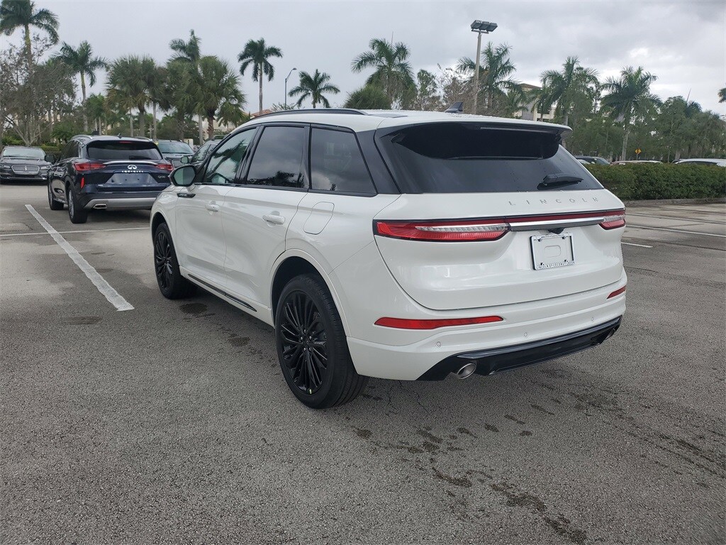2026 Lincoln Corsair Premiere photo 3