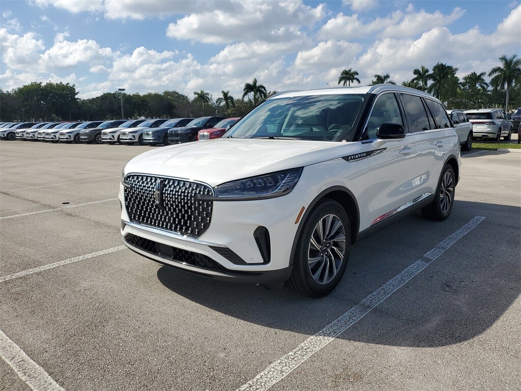 2026 Lincoln Aviator Premiere photo 2