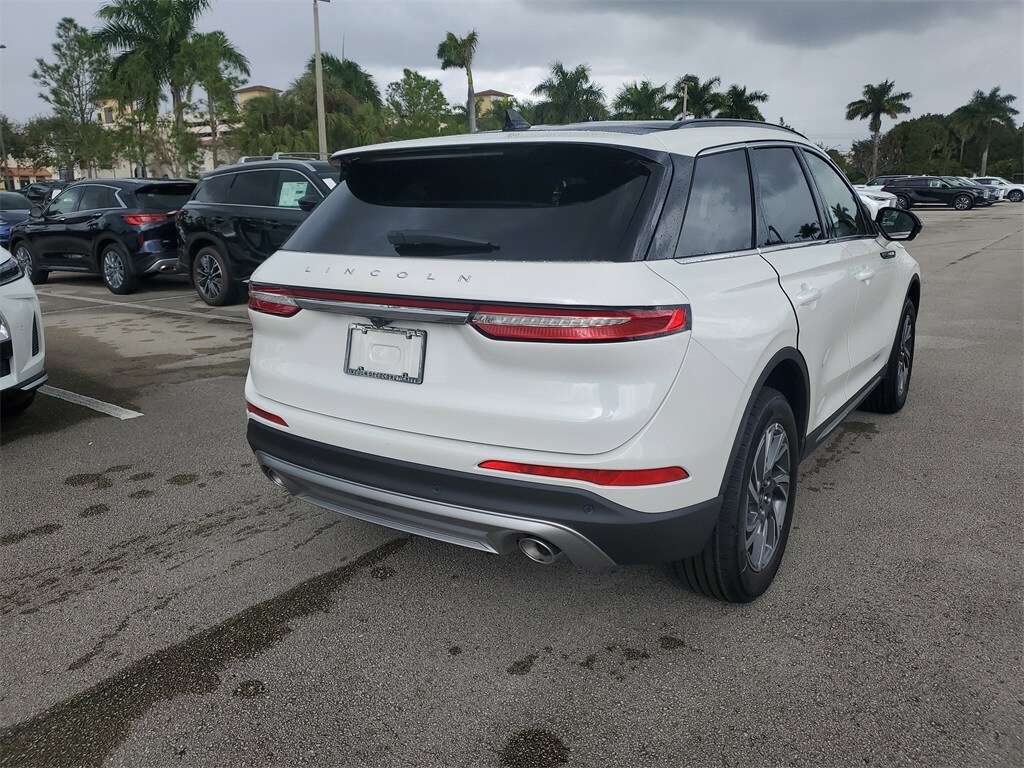 2026 Lincoln Corsair Premiere photo 4