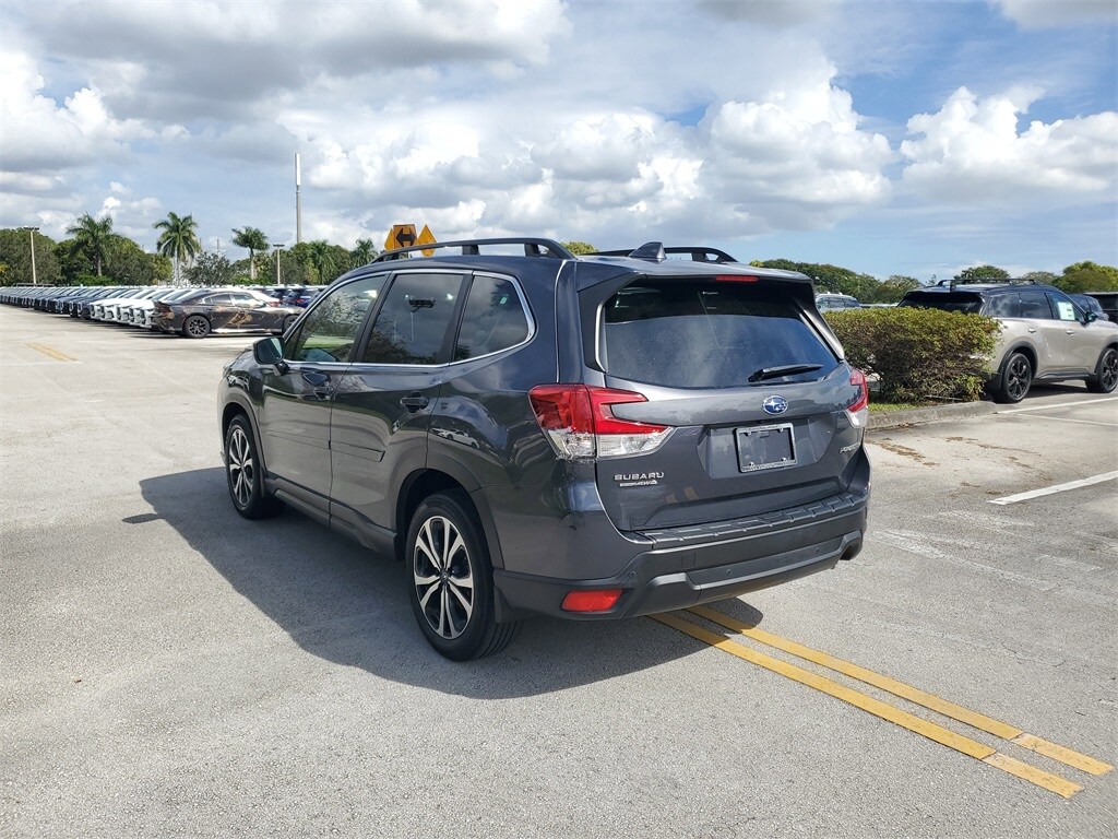 2022 Subaru Forester Limited photo 3