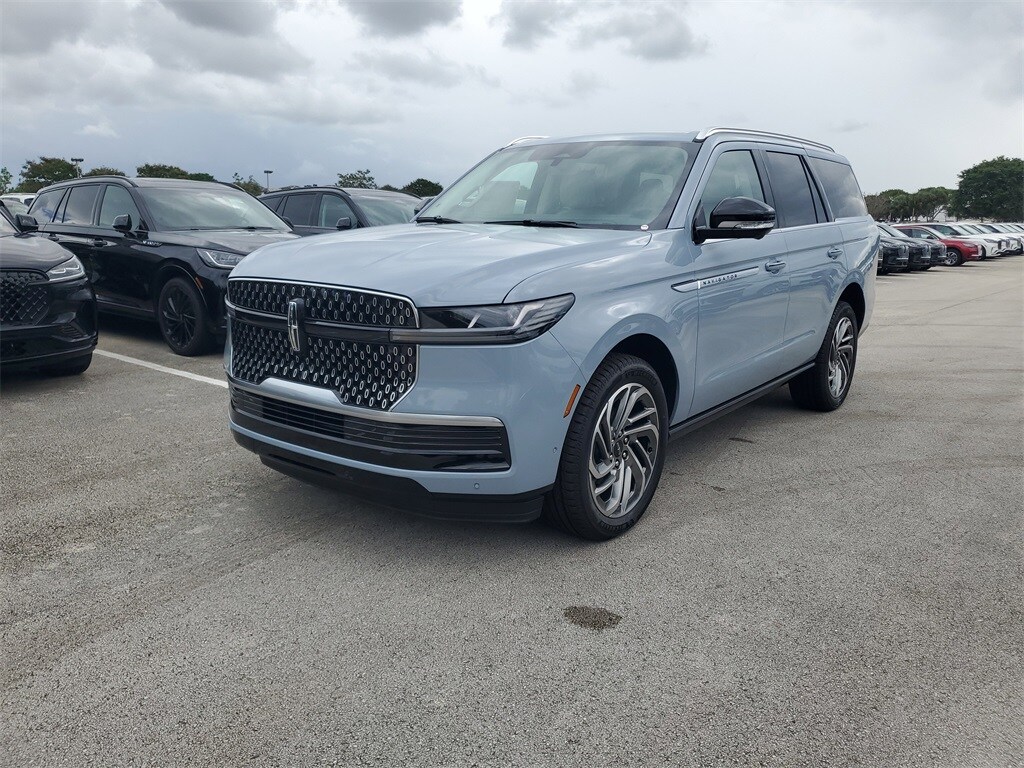 2025 Lincoln Navigator Reserve photo 2