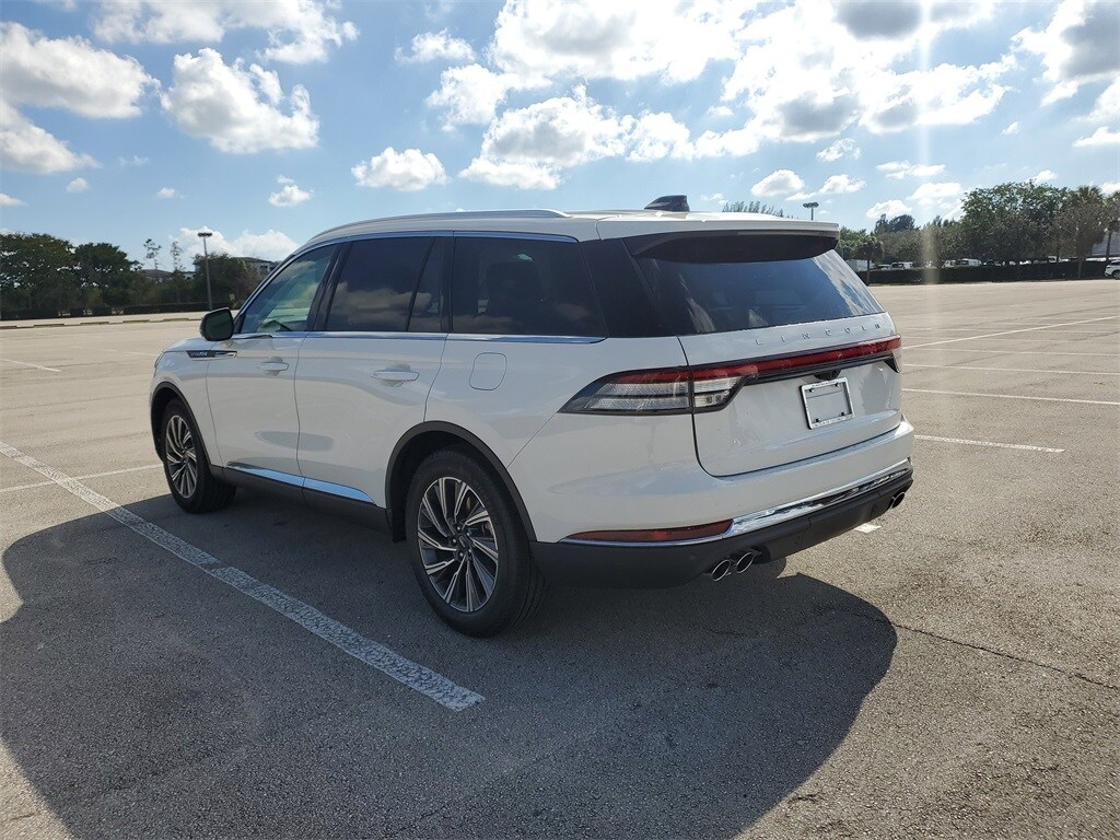 2026 Lincoln Aviator Premiere photo 3