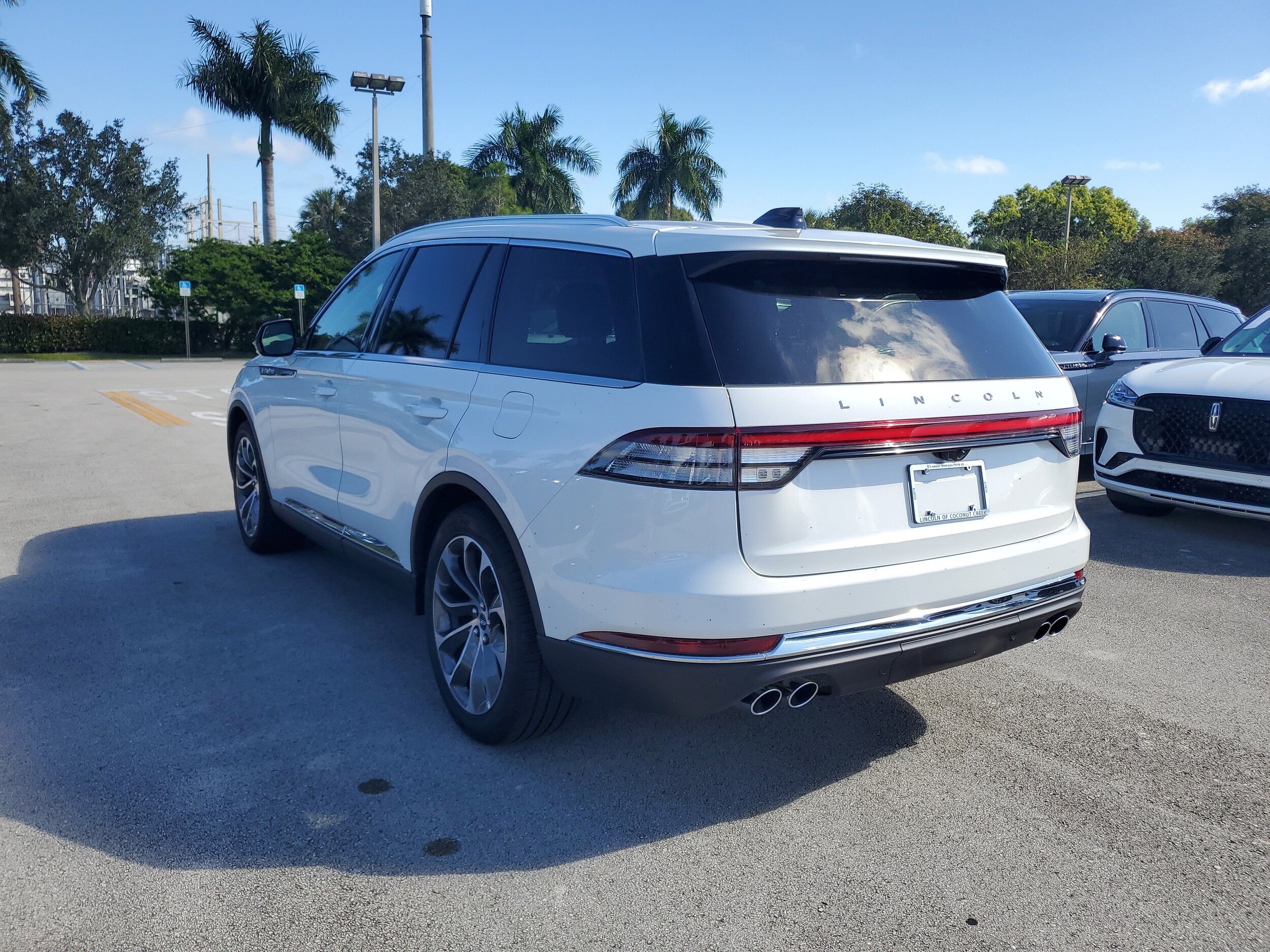2025 Lincoln Aviator Premiere photo 3
