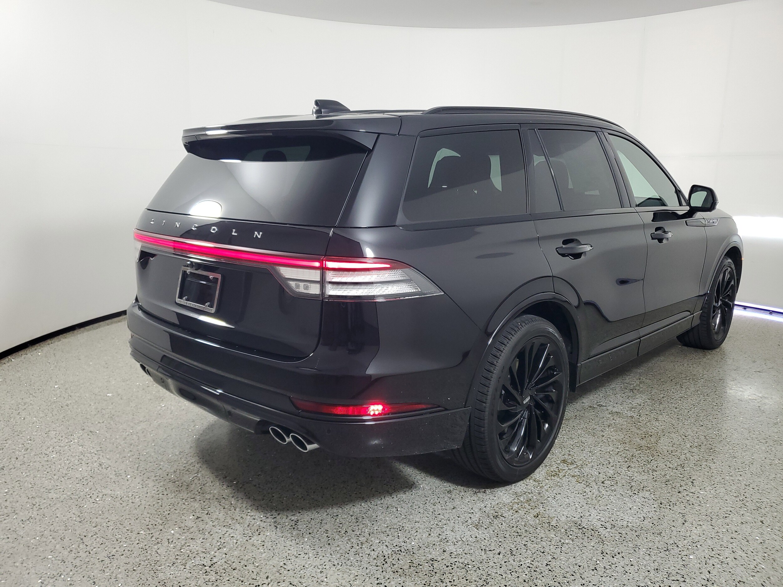 2025 Lincoln Aviator Reserve photo 3