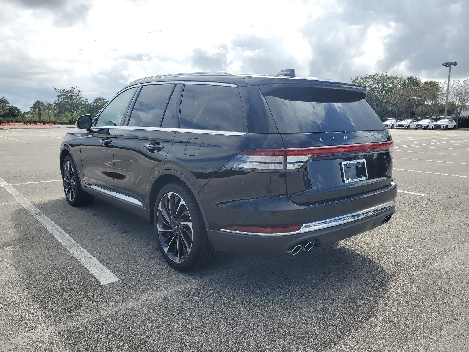 2025 Lincoln Aviator Reserve photo 3