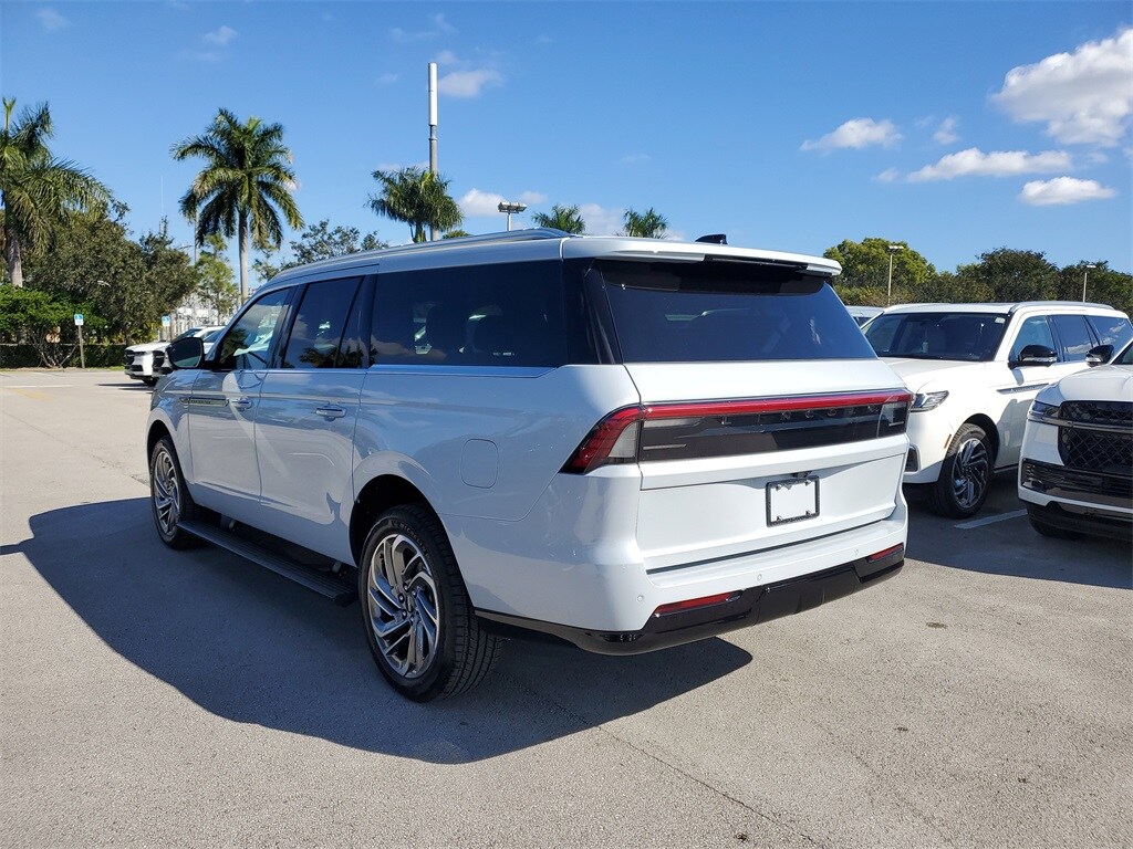 2025 Lincoln Navigator L Reserve photo 3