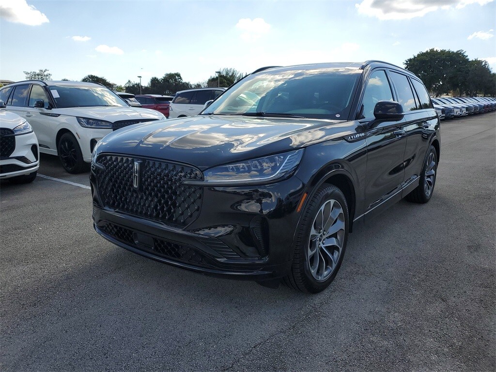 2025 Lincoln Aviator Premiere photo 2