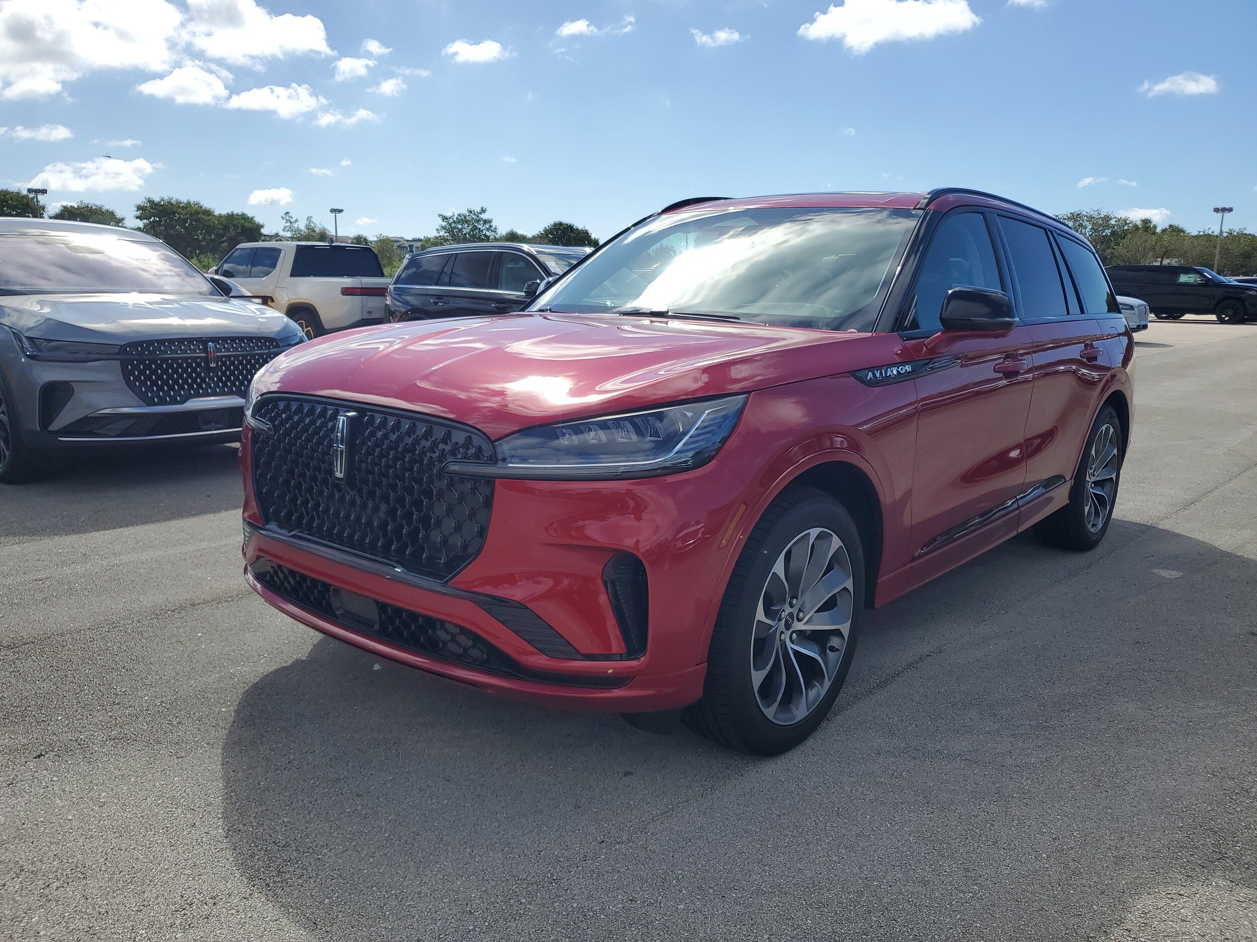 2025 Lincoln Aviator Premiere photo 2