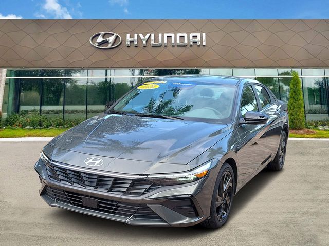 2026 Hyundai Elantra SEL - Photo 2