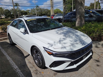 2025 Hyundai Elantra SEL Convenience Sedan