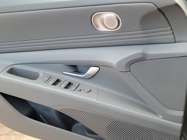 2026 Hyundai Elantra SEL - Photo 15