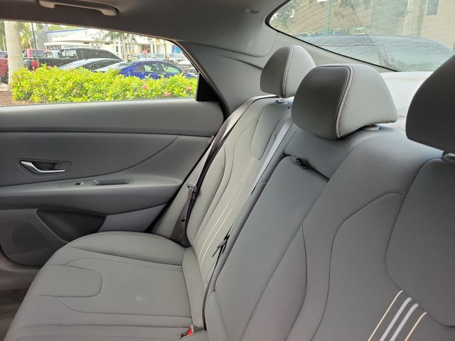 2026 Hyundai Elantra SEL - Photo 9