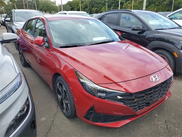 2023 Hyundai Elantra Limited's photo