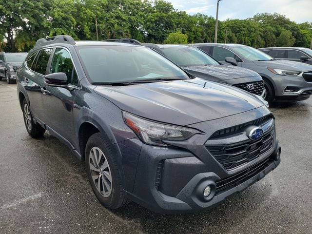 2024 Subaru Outback Premium's photo