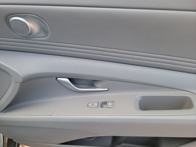 2026 Hyundai Elantra SEL - Photo 8