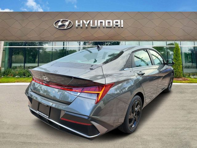 2026 Hyundai Elantra SEL - Photo 4