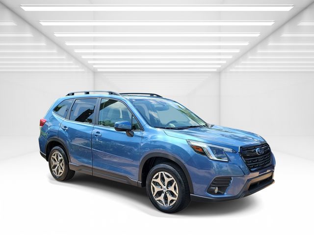 2023 Subaru Forester Premium's photo