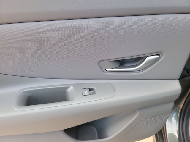 2026 Hyundai Elantra SEL - Photo 12