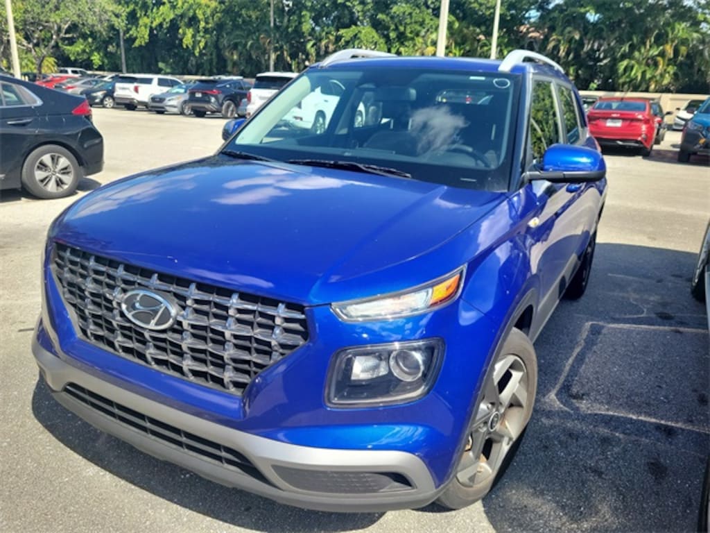 Used 2023 Hyundai Venue SEL SUV