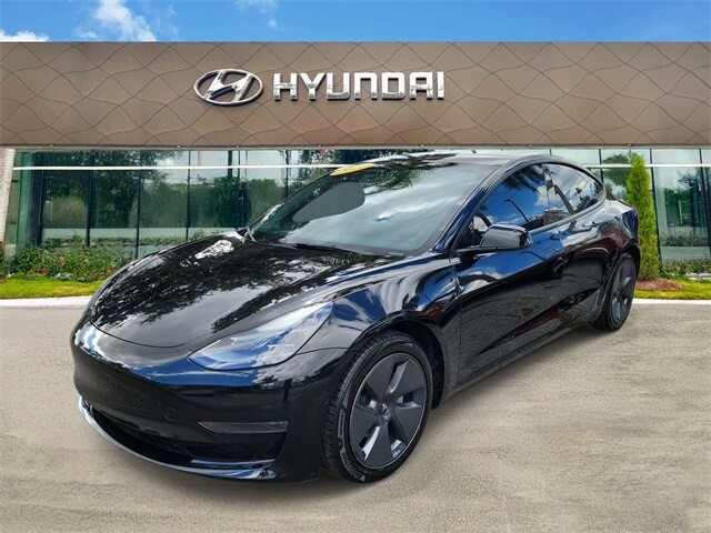 2021 Tesla Model 3 Standard Range Plus photo 2