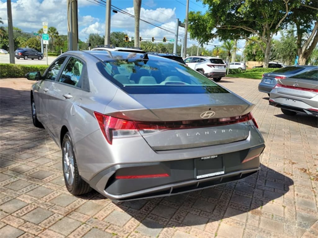 Used 2024 Hyundai Elantra SEL Sedan
