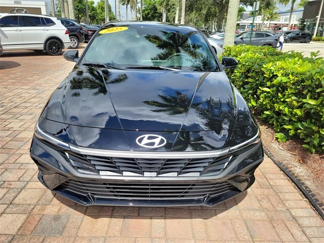 2025 Hyundai Elantra Hybrid SEL Sport photo 2