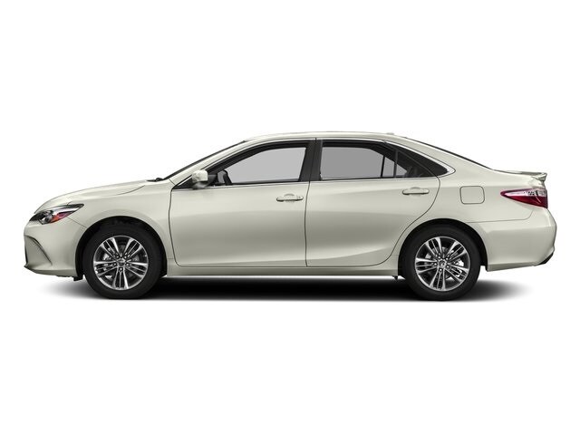 2016 Toyota Camry SE photo 3