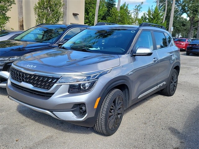 2023 Kia Seltos Nightfall Edition photo 3