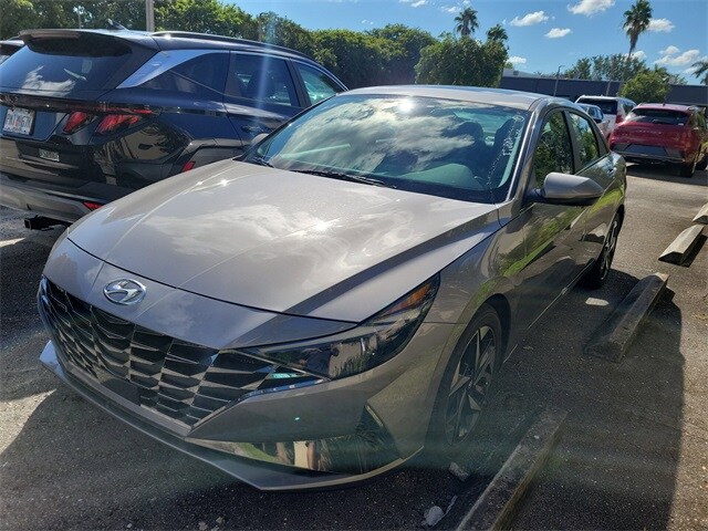 2023 Hyundai Elantra Limited photo 3