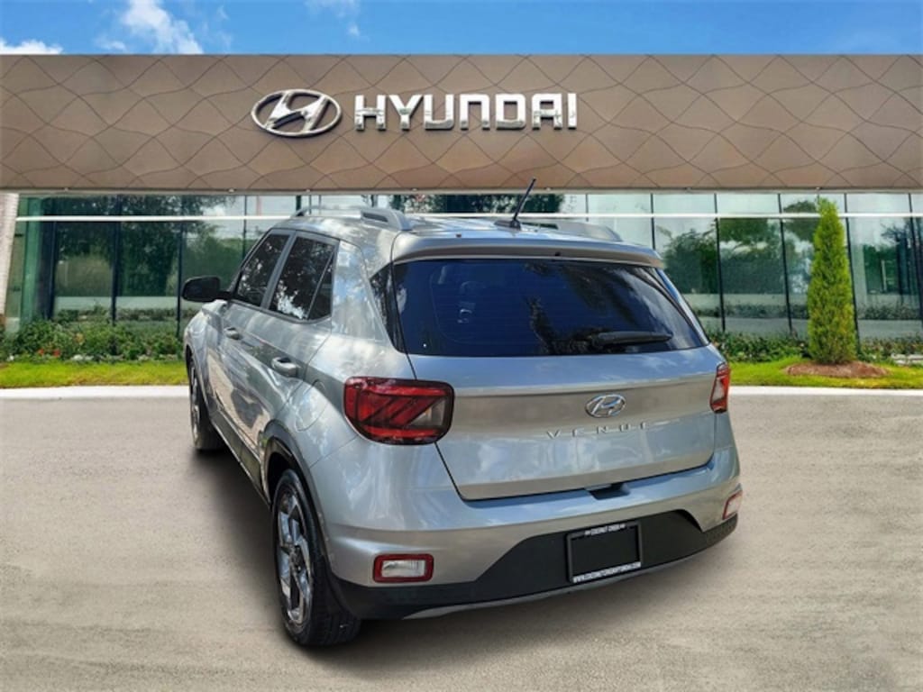 Used 2024 Hyundai Venue SEL SUV