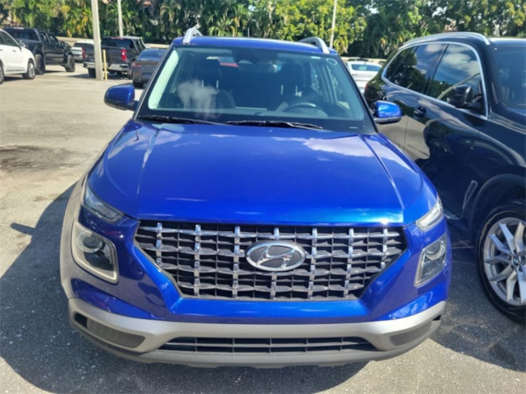 Used 2023 Hyundai Venue SEL SUV