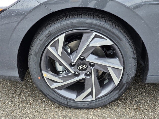 2025 Hyundai Elantra SEL Convenience photo 4