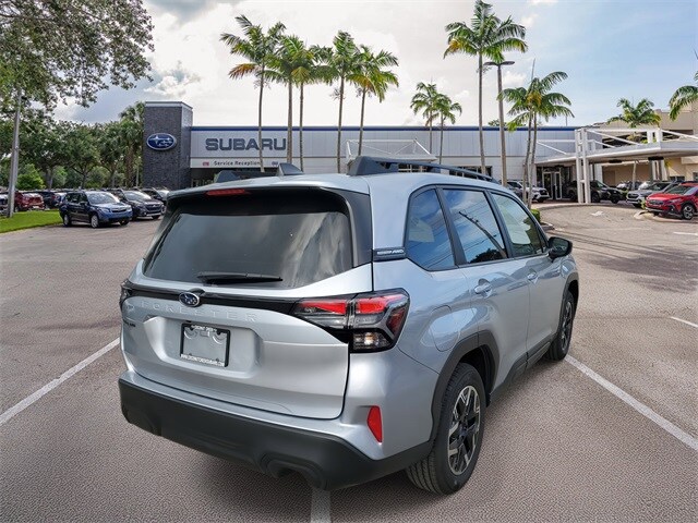 2026 Subaru Forester Premium photo 4