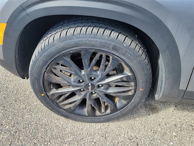 2023 Kia Seltos Nightfall Edition photo 4