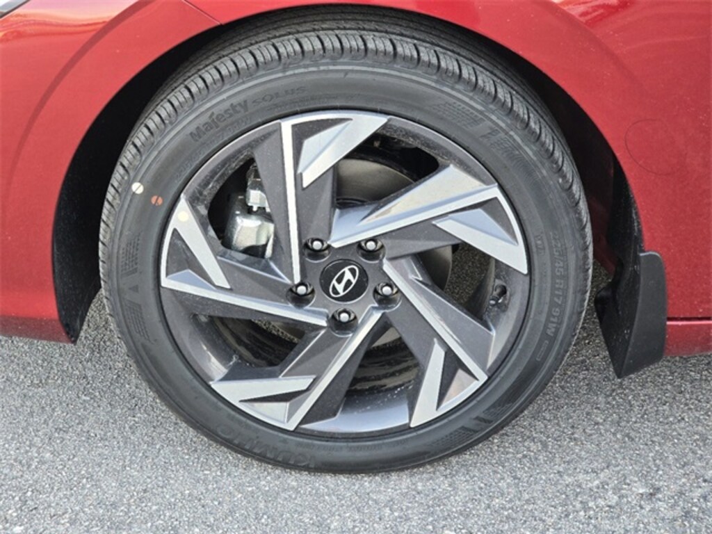 Used 2025 Hyundai Elantra SEL Sport Sedan