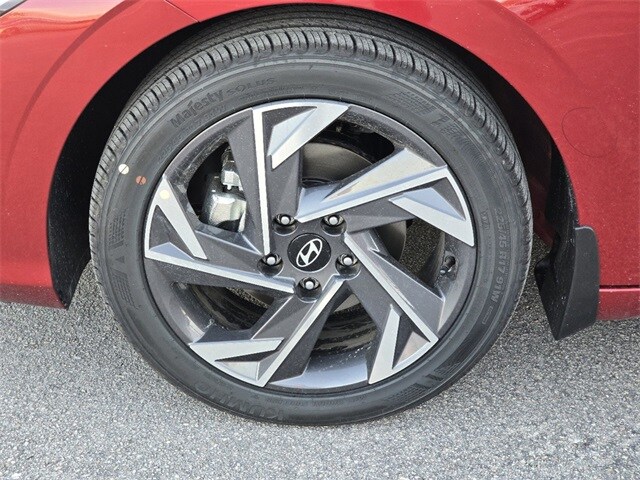 2025 Hyundai Elantra SEL Sport photo 4