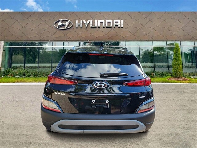 2023 Hyundai Kona SEL photo 2