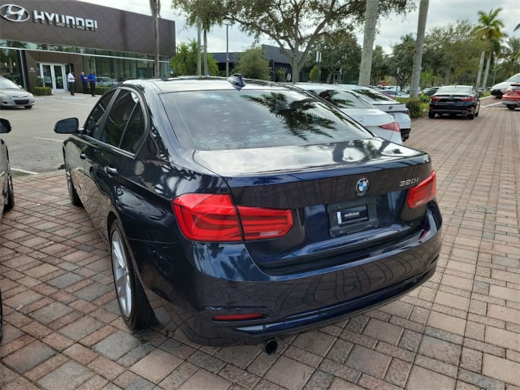 Used 2016 BMW 3 Series 320i Sedan