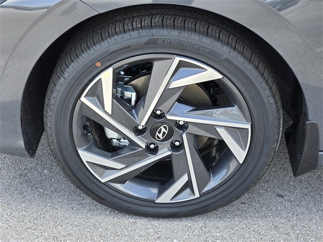 2025 Hyundai Elantra Hybrid Limited photo 4