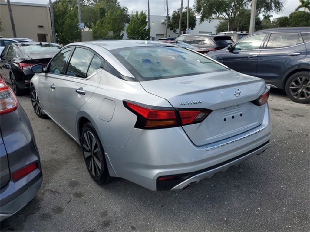 Used 2021 Nissan Altima 2.5 SL Sedan
