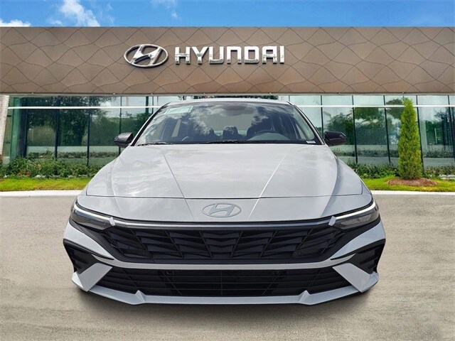 2025 Hyundai Elantra Hybrid SEL Sport photo 2