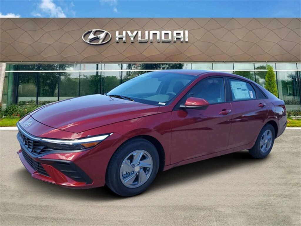Used 2025 Hyundai Elantra SE Sedan