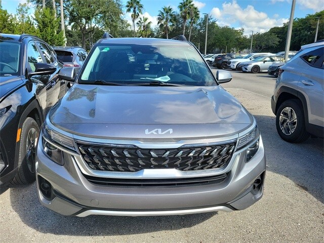 2023 Kia Seltos Nightfall Edition photo 2