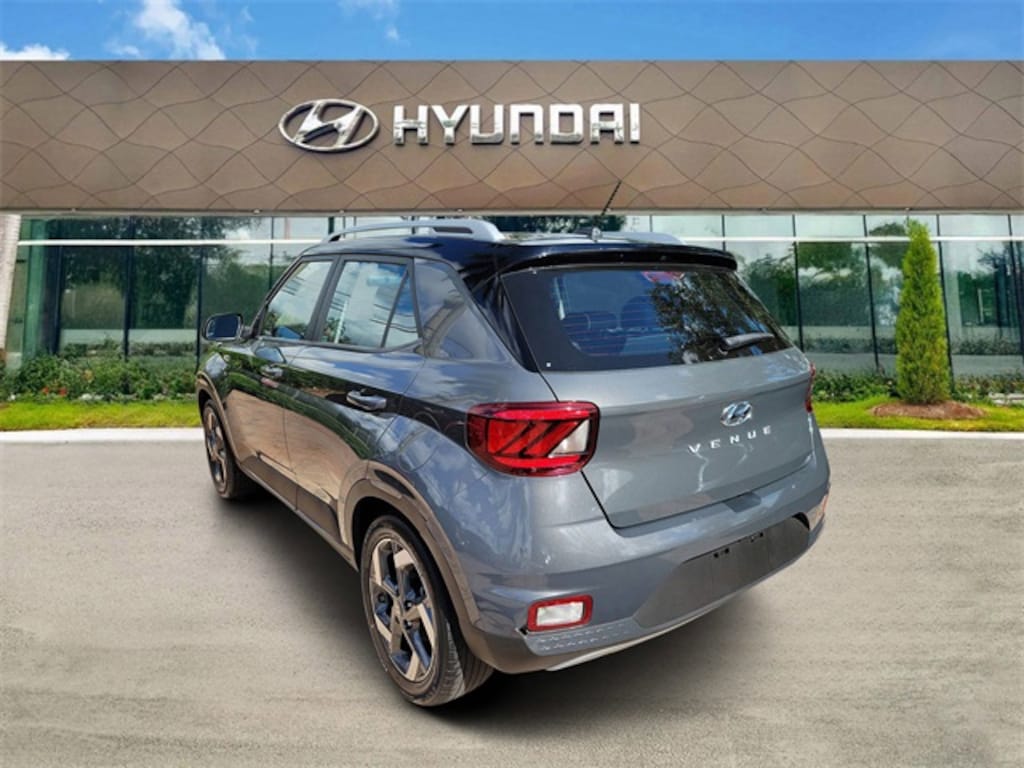 Used 2023 Hyundai Venue Limited SUV