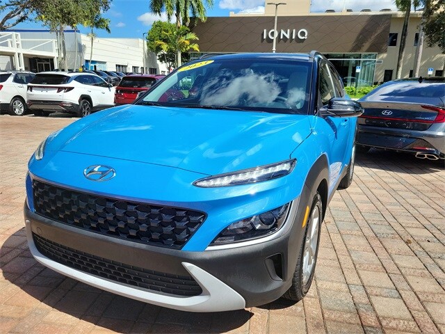 2023 Hyundai Kona SEL photo 2