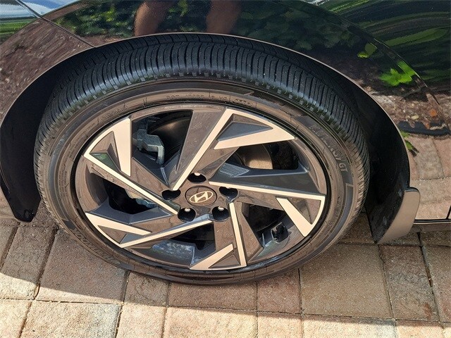 2025 Hyundai Elantra Hybrid SEL Sport photo 4