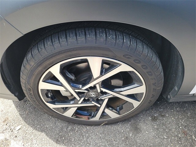 2023 Hyundai Kona Limited photo 4