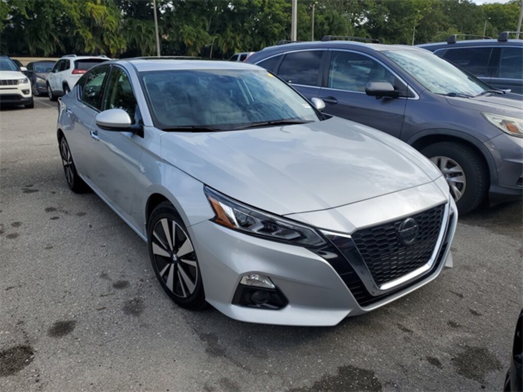 Used 2021 Nissan Altima 2.5 SL Sedan